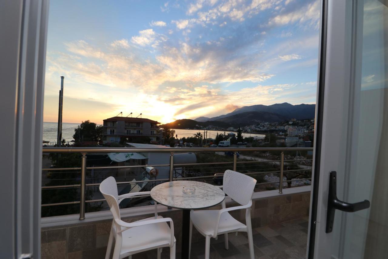 Vourtarea Guesthouse Himare Exterior foto