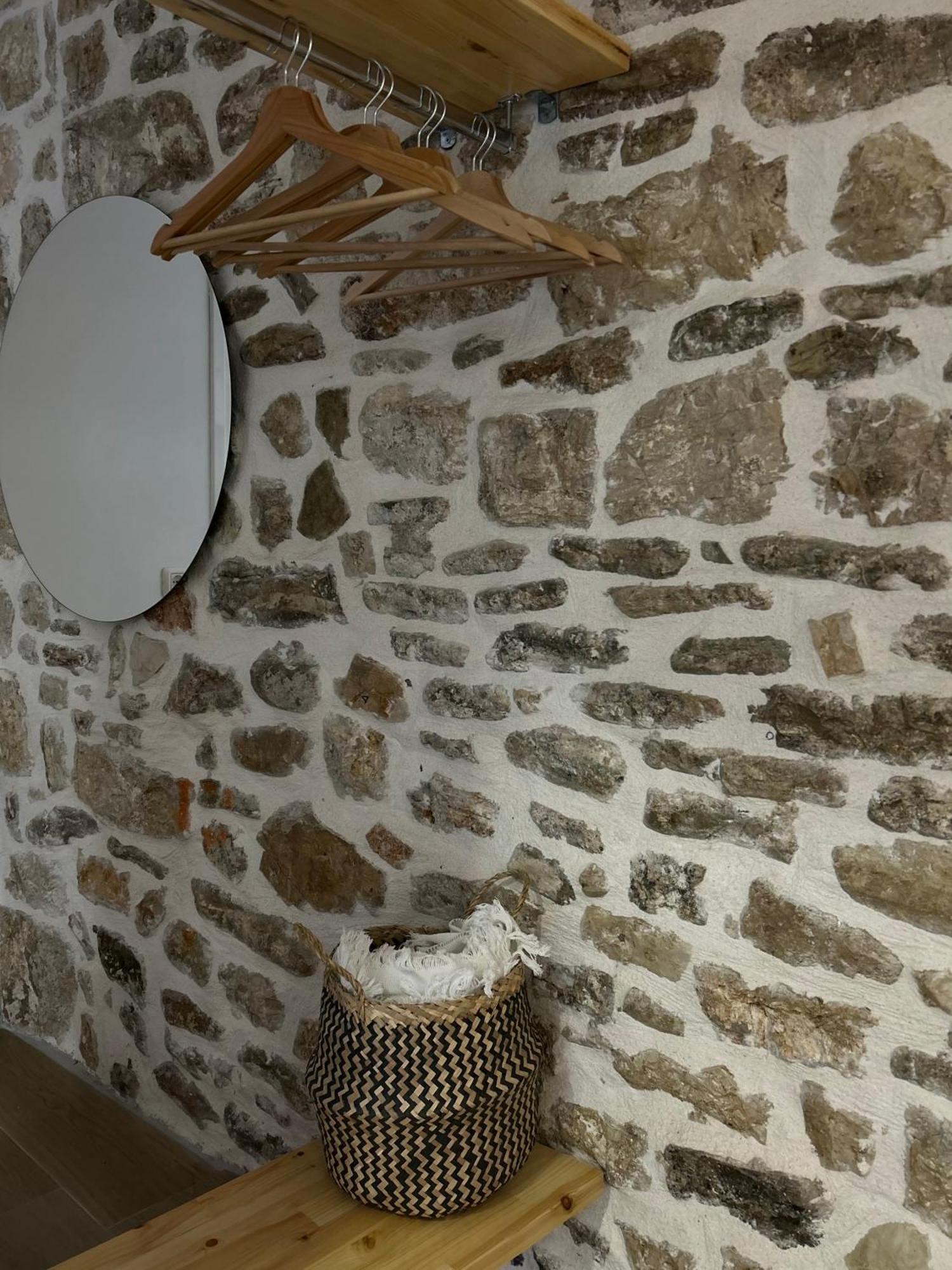 Vourtarea Guesthouse Himare Exterior foto