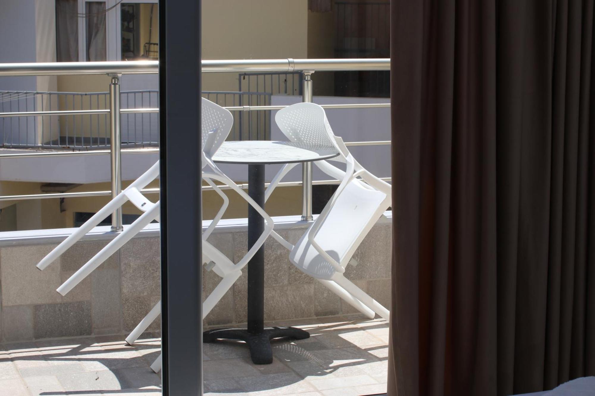Vourtarea Guesthouse Himare Exterior foto